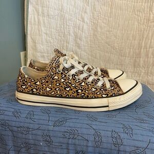 Converse all star leopard heart print plush sneaker size 10